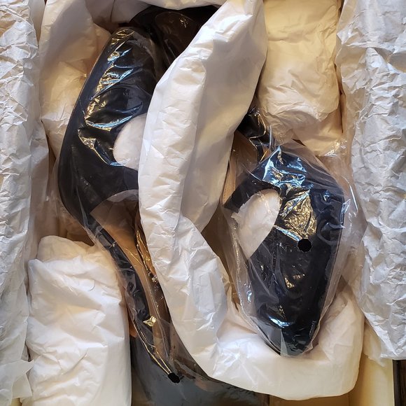 Talbots Elegant Black Suede Heels - Picture 7 of 11